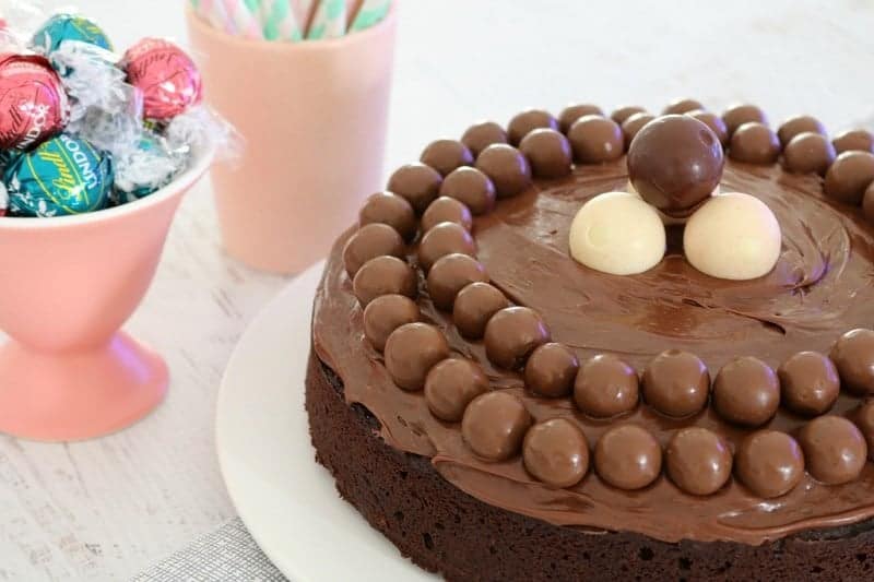 Our quick and easy Thermomix Chocolate Cake takes only 5 minutes to prepare... and tastes amazing! Rich, chocolatey and the perfect all-rounder chocolate cake!