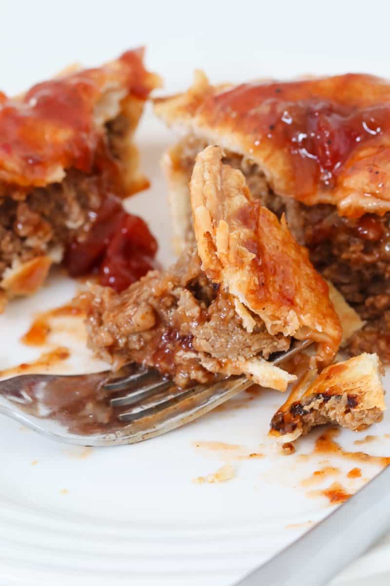 Classic Aussie Thermomix Beef Pies made from beef mince and cooked in a pie maker (or oven). A simple freezer-friendly snack perfect for lunch or dinner!