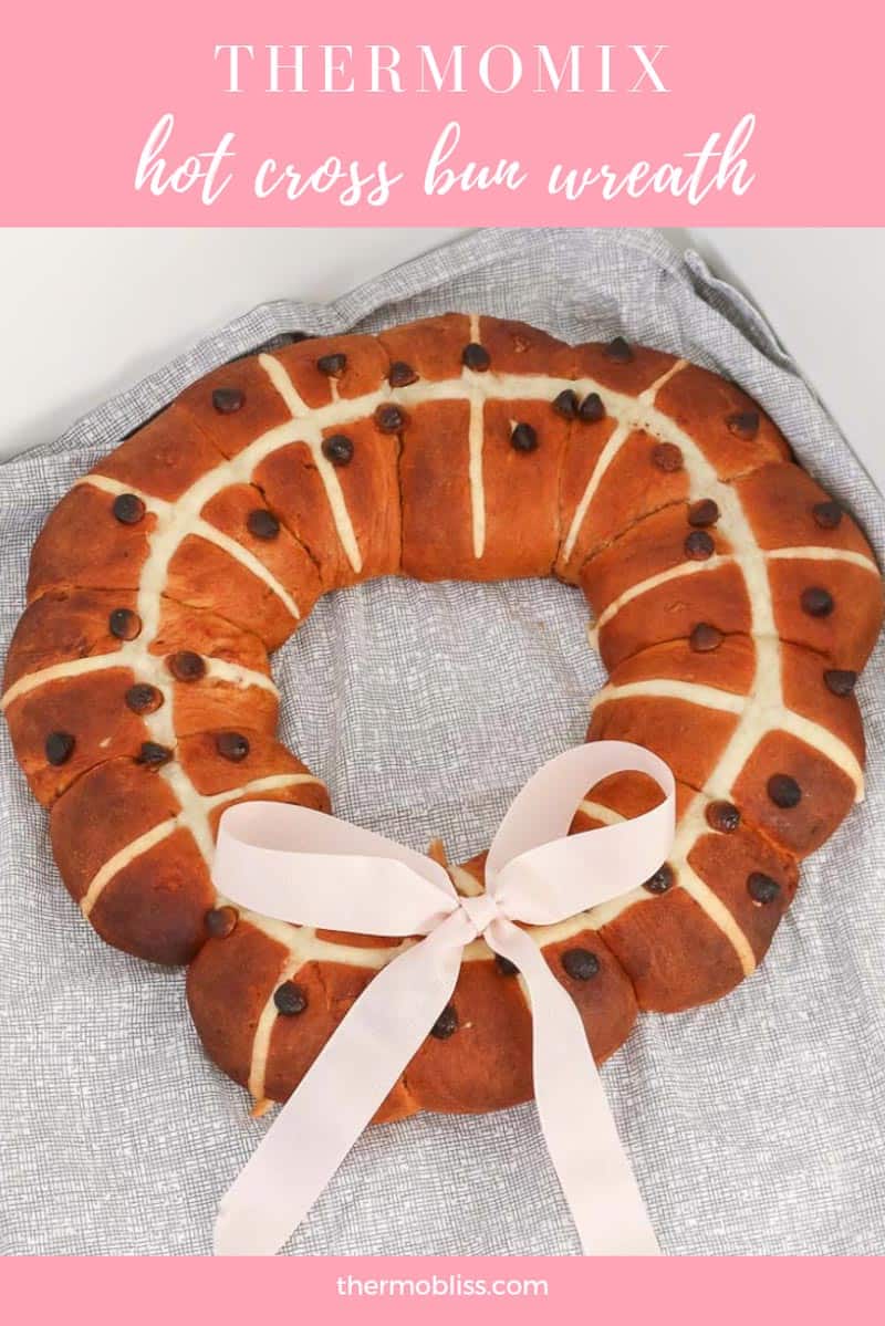 A super cute Thermomix Hot Cross Bun Wreath made with chocolate chips... the perfect Easter breakfast treat!