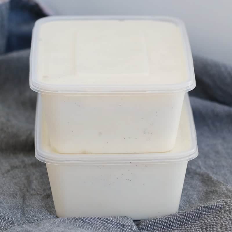 carton / pot / container of yoghurt [yogurt]