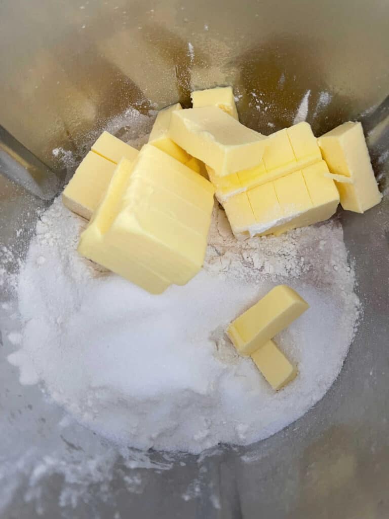 process image of sweet shortcrust pastry