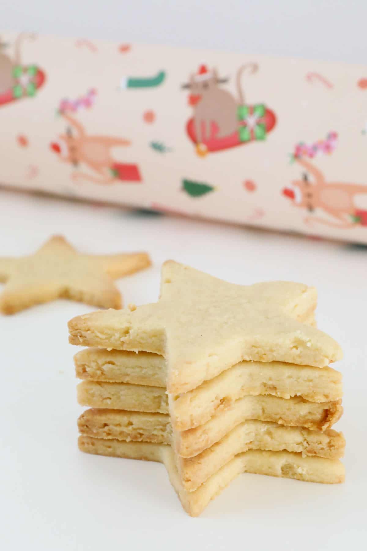 Star cookies with almonds.