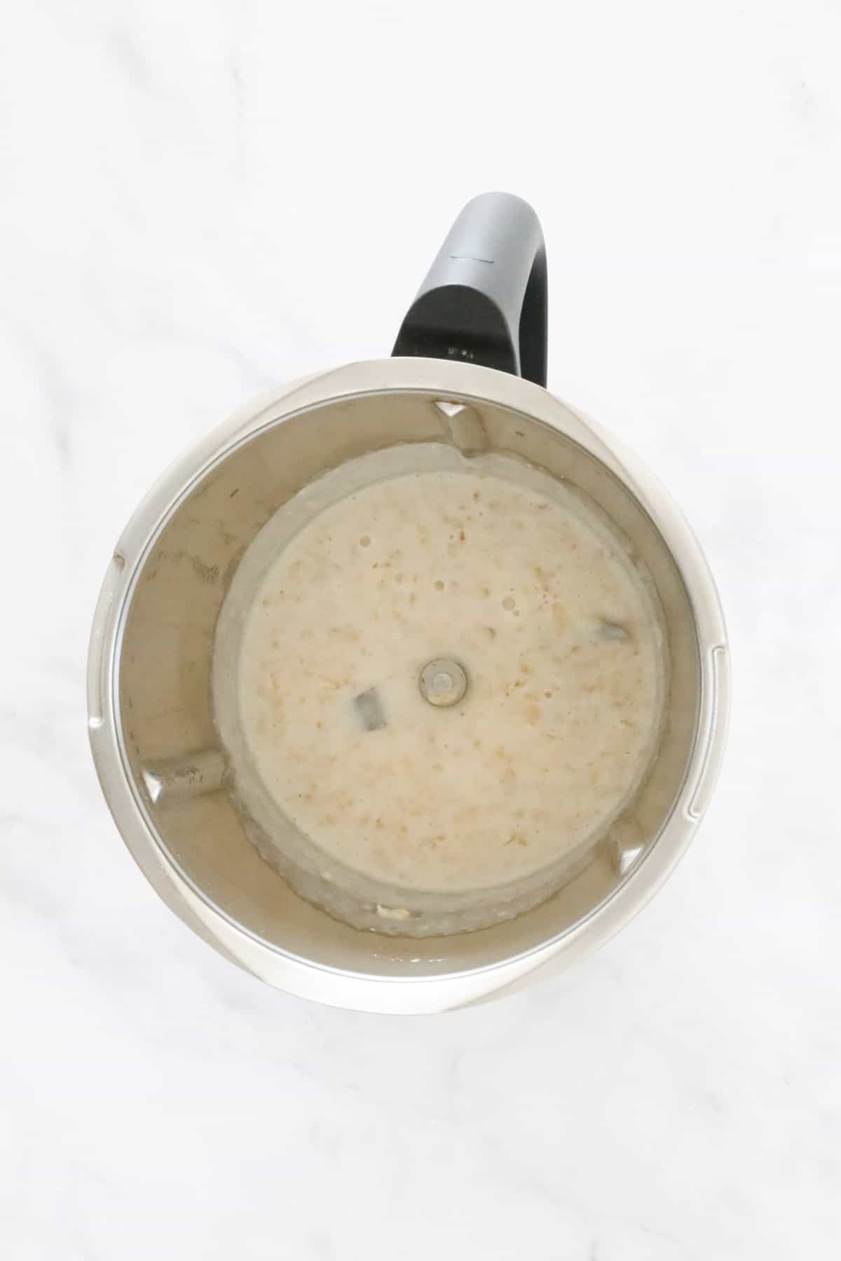 Cooked porridge in a Thermomix.