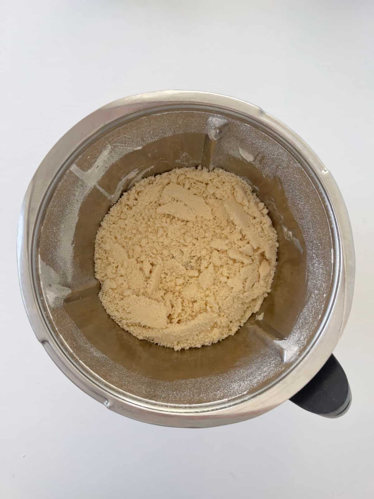 Combined self-raising flour, butter and salt in a thermomix bowl.