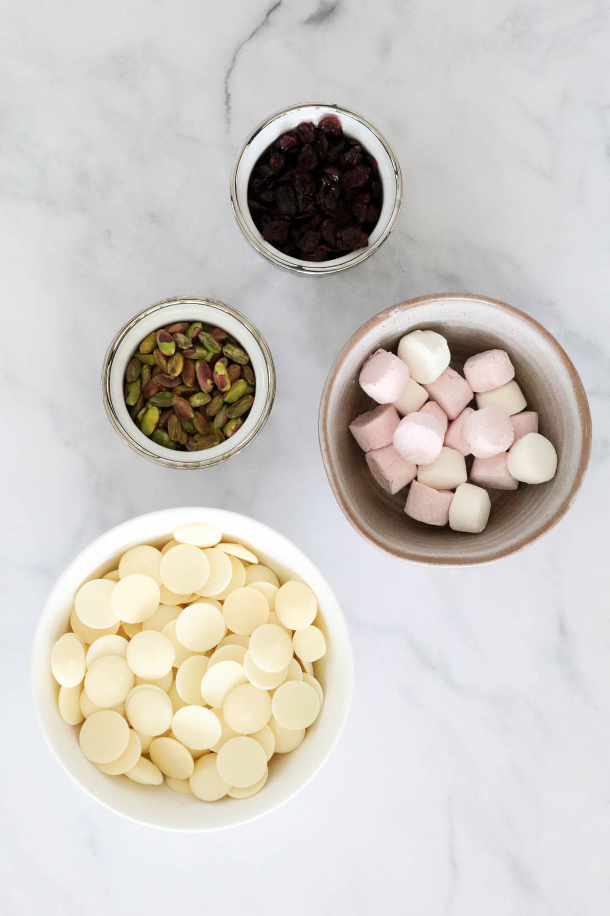 The ingredients for white chocolate rocky road.