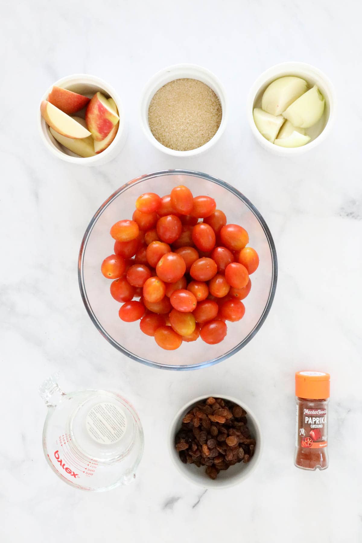 The ingredients for tomato chutney.