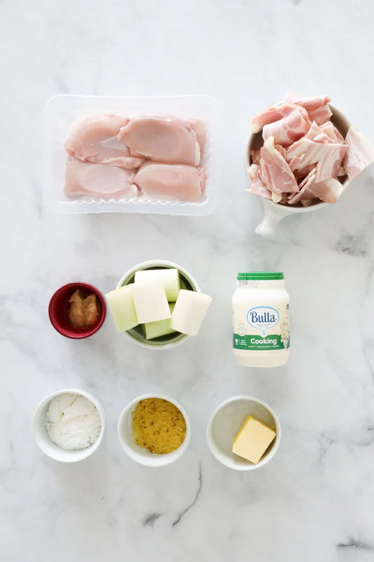 The ingredients for Thermomix Creamy Chicken Pies.